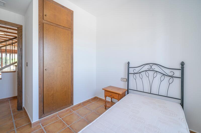3 slaapkamer Gezinswoning Te koop