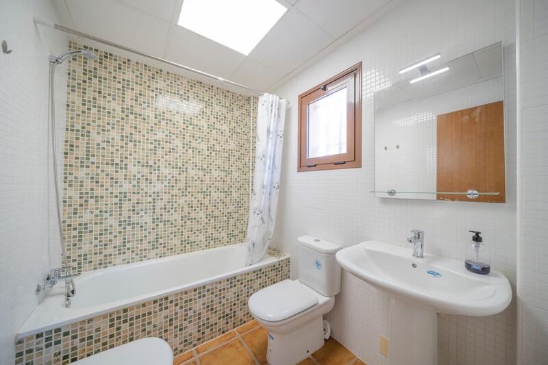 3 slaapkamer Gezinswoning Te koop