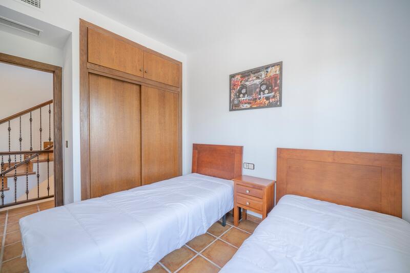 3 slaapkamer Gezinswoning Te koop