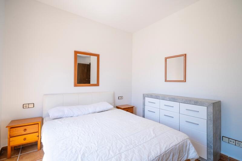 3 slaapkamer Gezinswoning Te koop