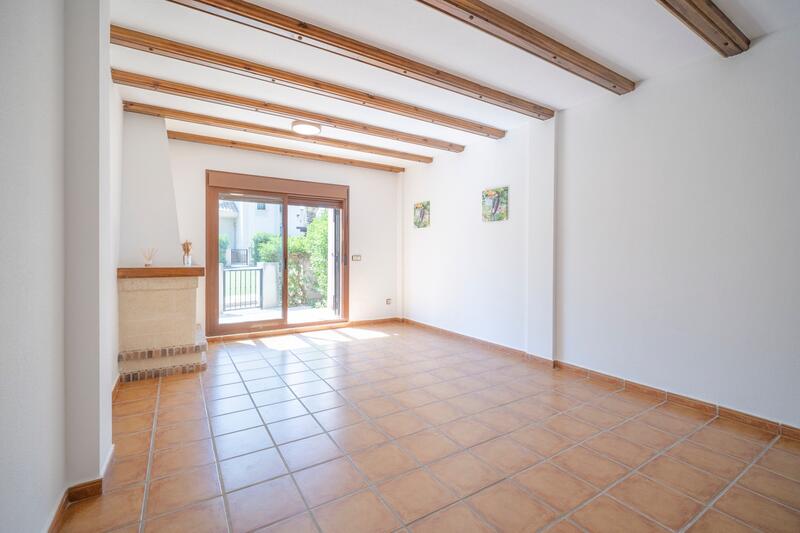 3 slaapkamer Gezinswoning Te koop