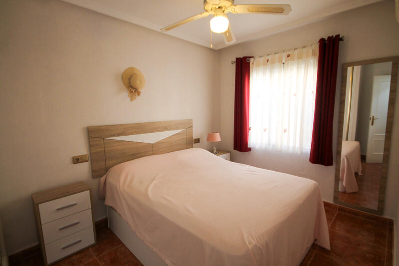 2 slaapkamer Gezinswoning Te koop