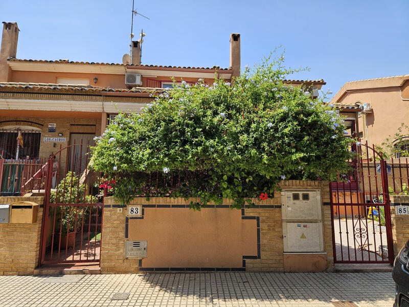 4 slaapkamer Gezinswoning Te koop