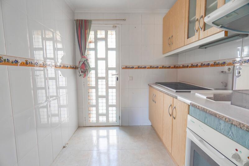 3 slaapkamer Gezinswoning Te koop