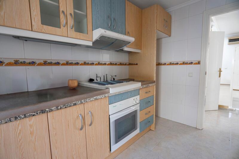 3 slaapkamer Gezinswoning Te koop