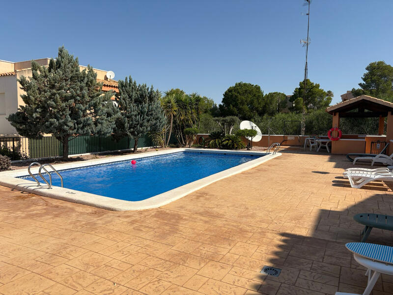 2 bedroom Townhouse for sale