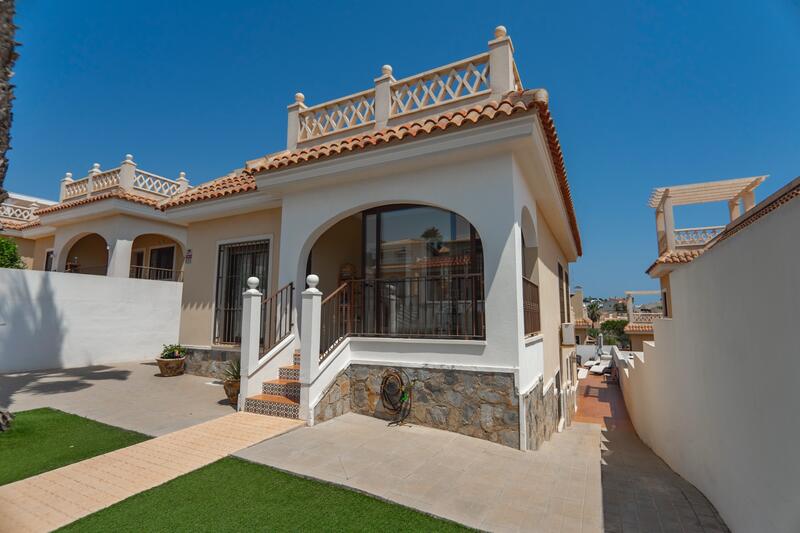 5 Cuarto Villa en venta