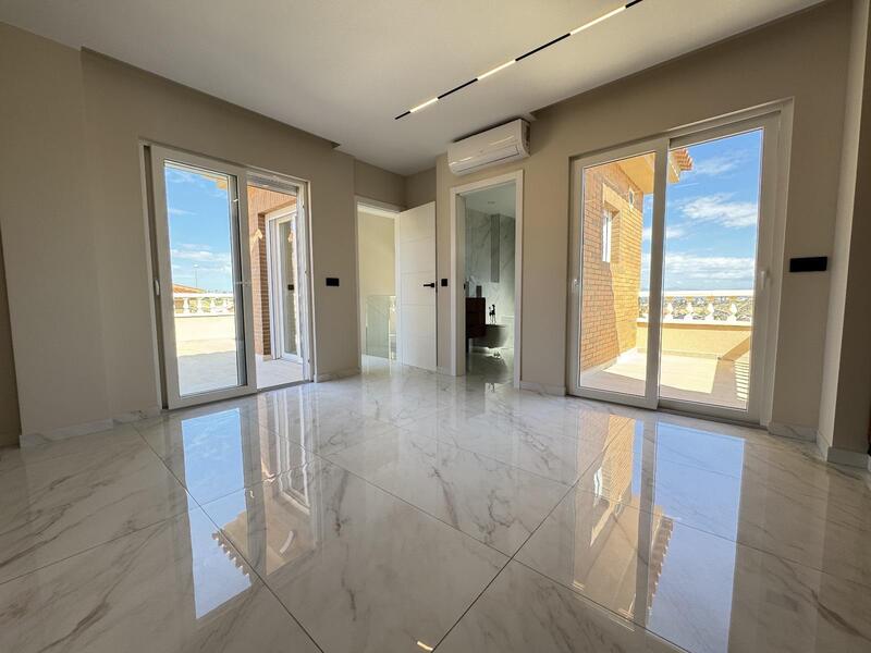 4 slaapkamer Villa Te koop
