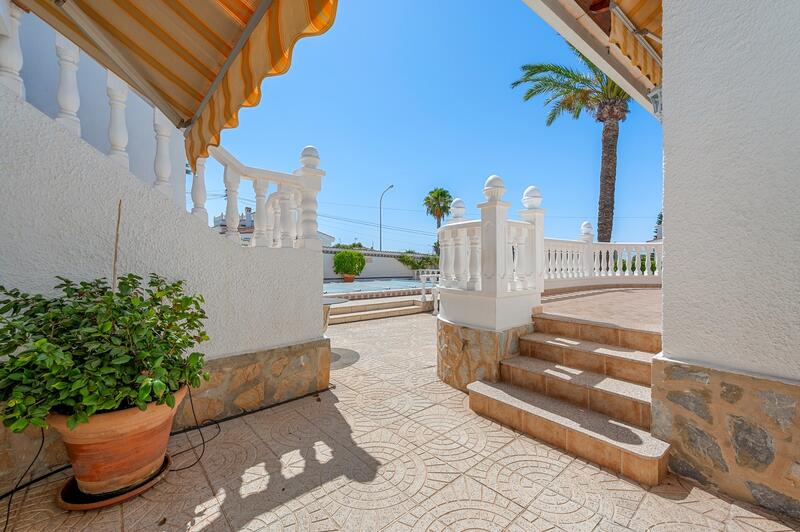 3 Cuarto Villa en venta