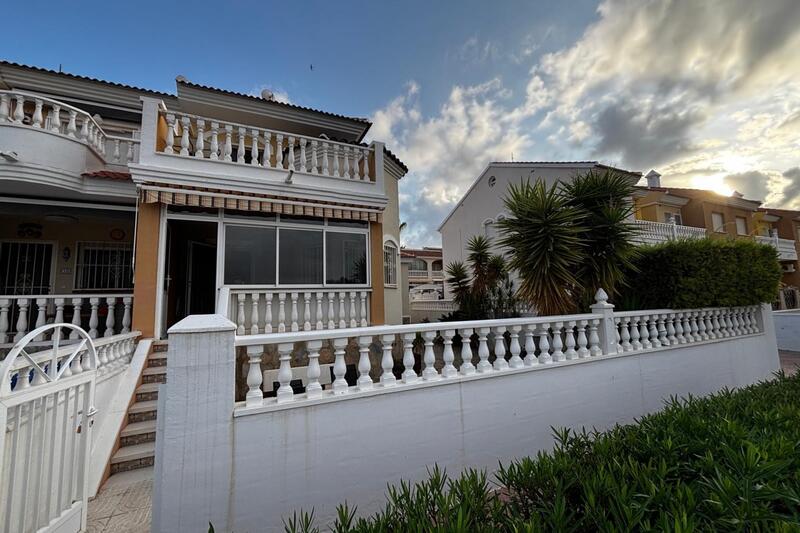 4 Cuarto Adosado en venta