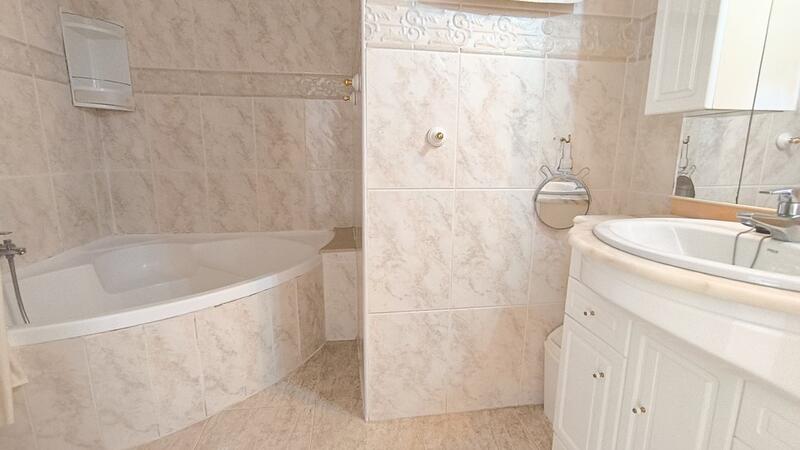 2 bedroom Townhouse for sale