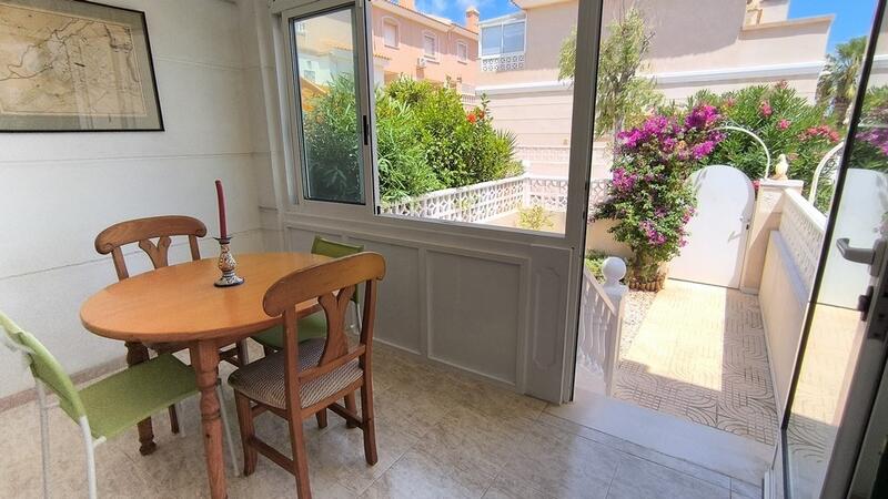 2 bedroom Townhouse for sale