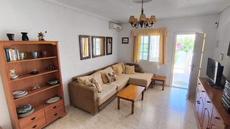 2 bedroom Townhouse for sale