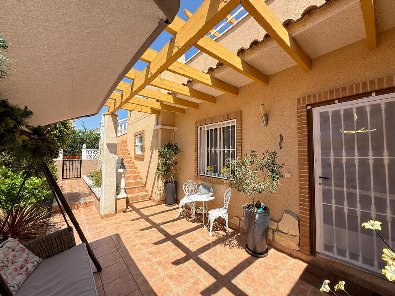 Maison de Ville à vendre dans Villamartin, Alicante