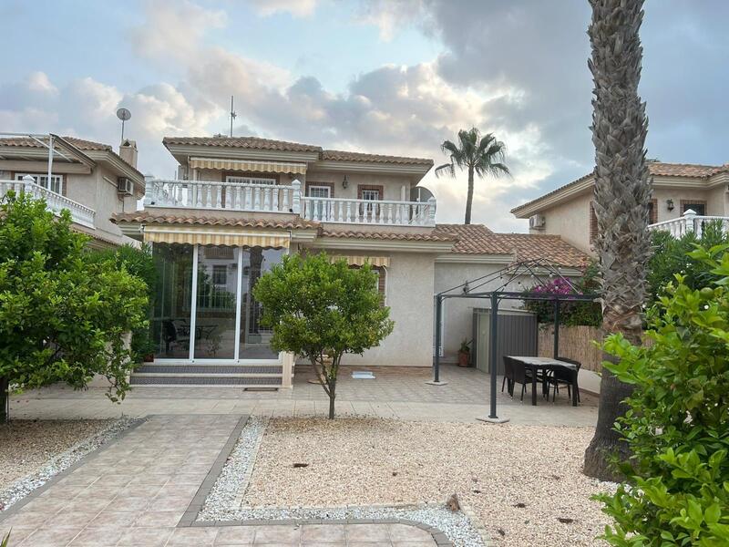 Villa Te koop in Los Dolses, Alicante