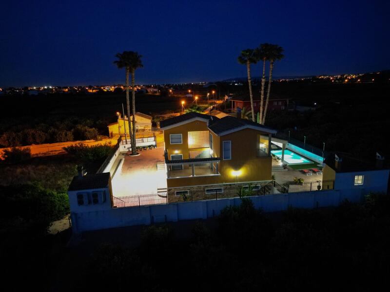 4 bedroom Country House for sale