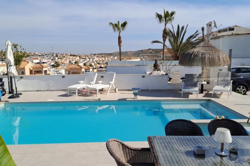 6 bedroom Villa for sale