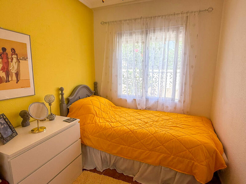 2 Schlafzimmer Stadthaus zu verkaufen