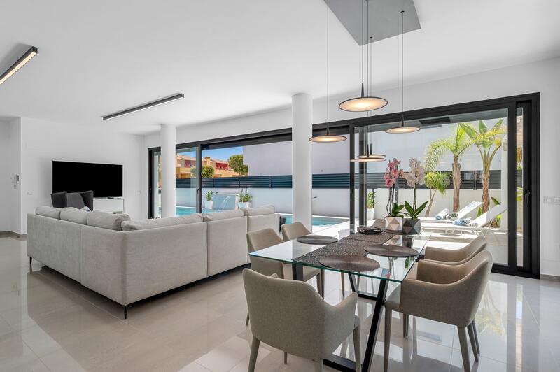 4 slaapkamer Villa Te koop