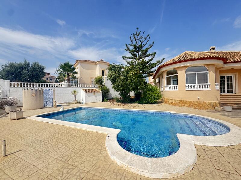 3 Cuarto Villa en venta