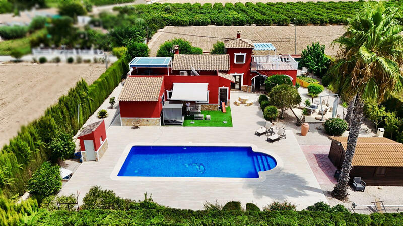 Villa à vendre dans Orihuela, Alicante