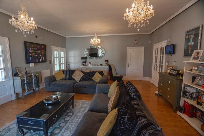 6 slaapkamer Villa Te koop