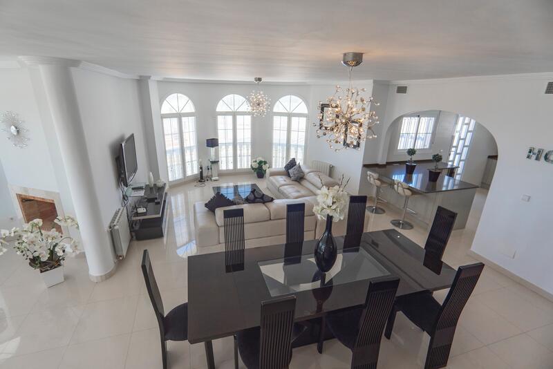 6 bedroom Villa for sale