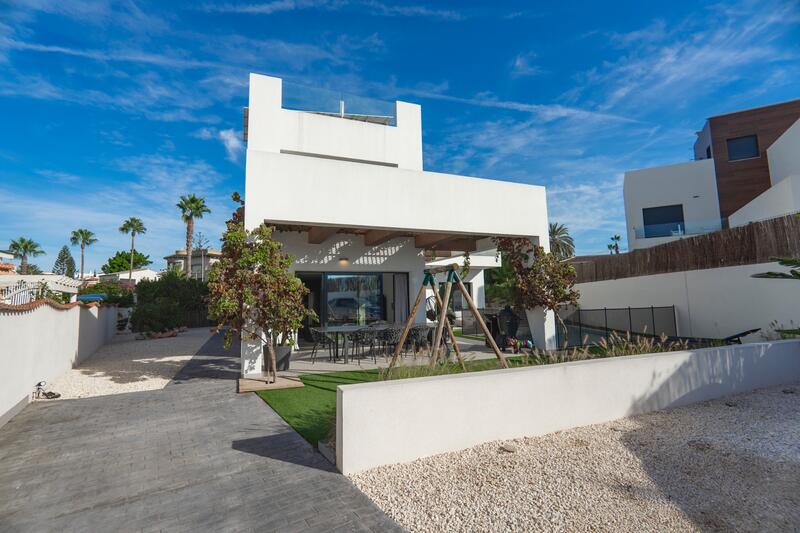 4 bedroom Villa for sale