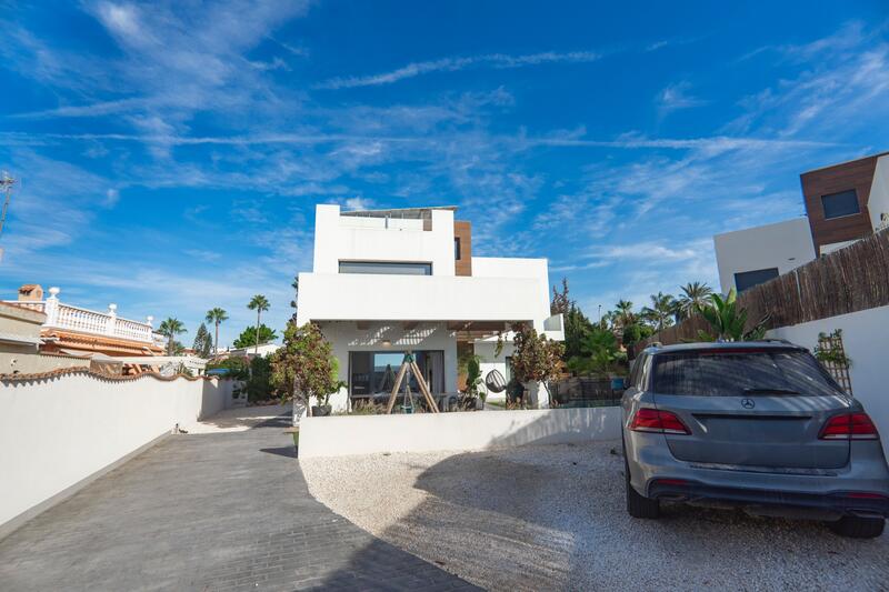 4 bedroom Villa for sale