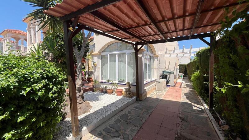 3 Cuarto Villa en venta
