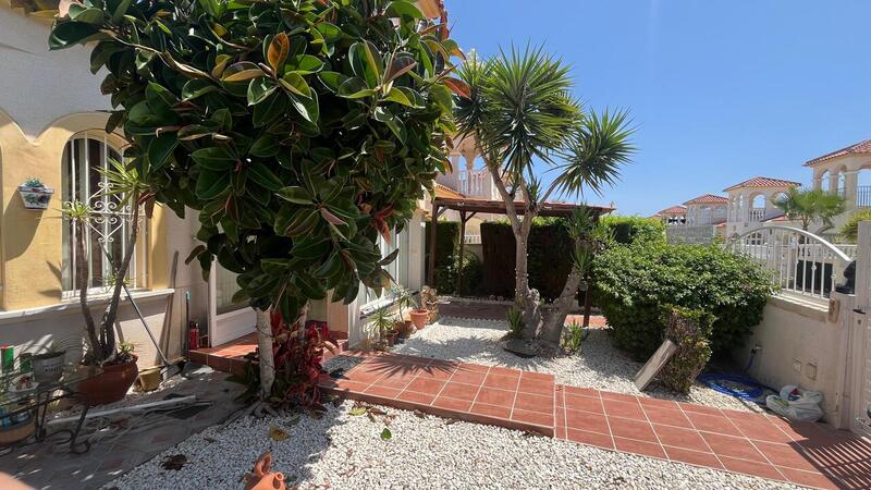 3 Cuarto Villa en venta