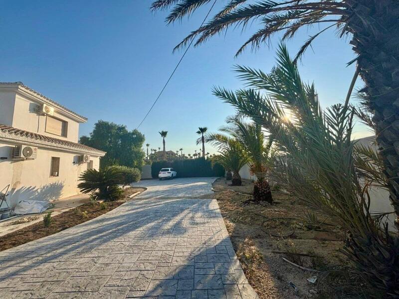 4 bedroom Villa for sale