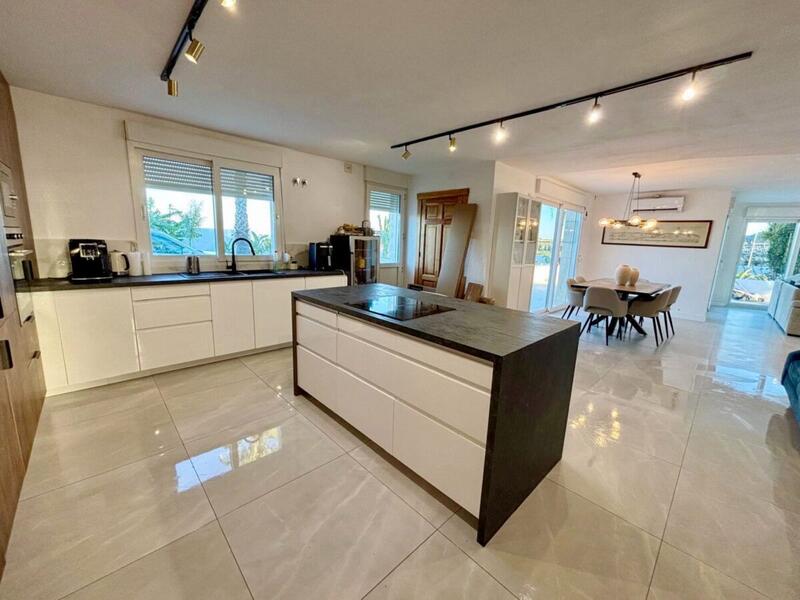 4 bedroom Villa for sale