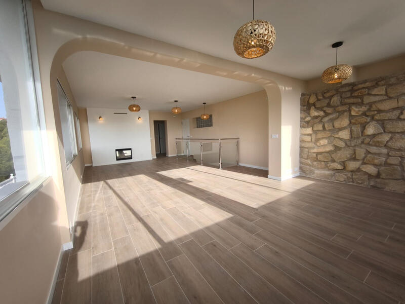 5 bedroom Villa for sale