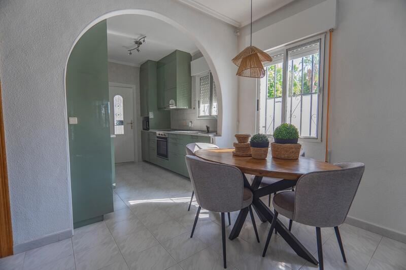 2 Cuarto Villa en venta