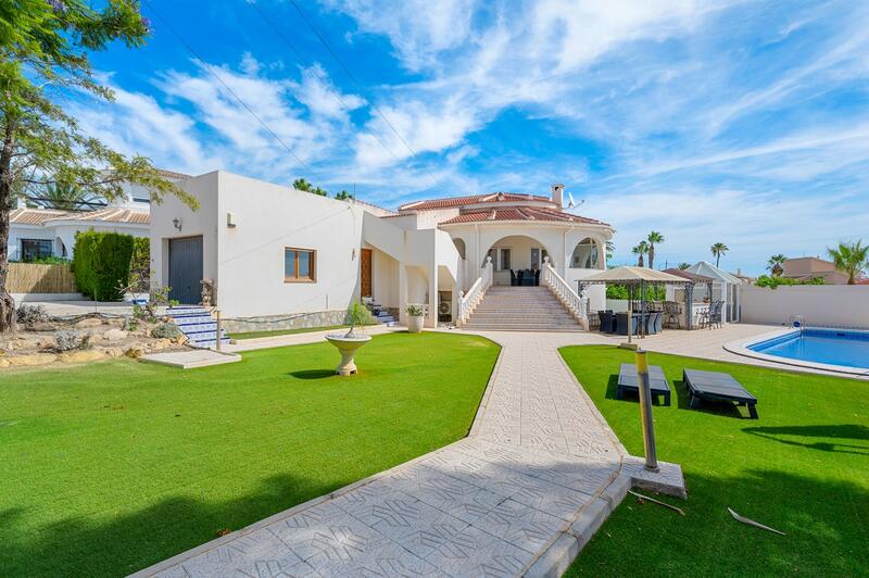 5 Schlafzimmer Villa zu verkaufen