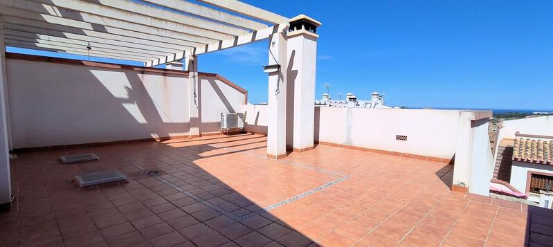 2 bedroom Townhouse for sale