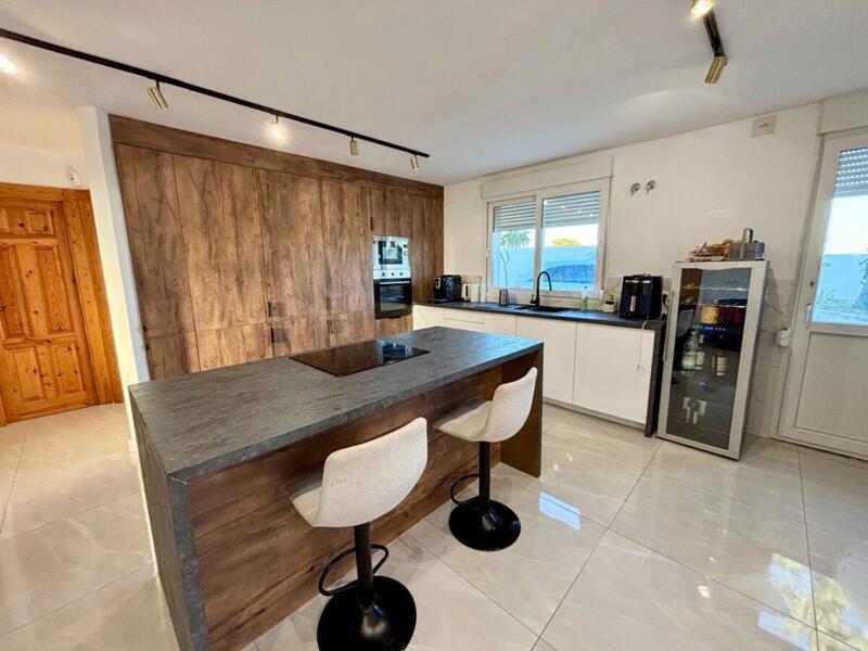 4 bedroom Villa for sale