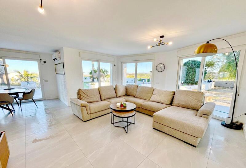 4 bedroom Villa for sale