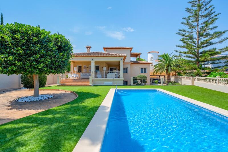 5 bedroom Villa for sale