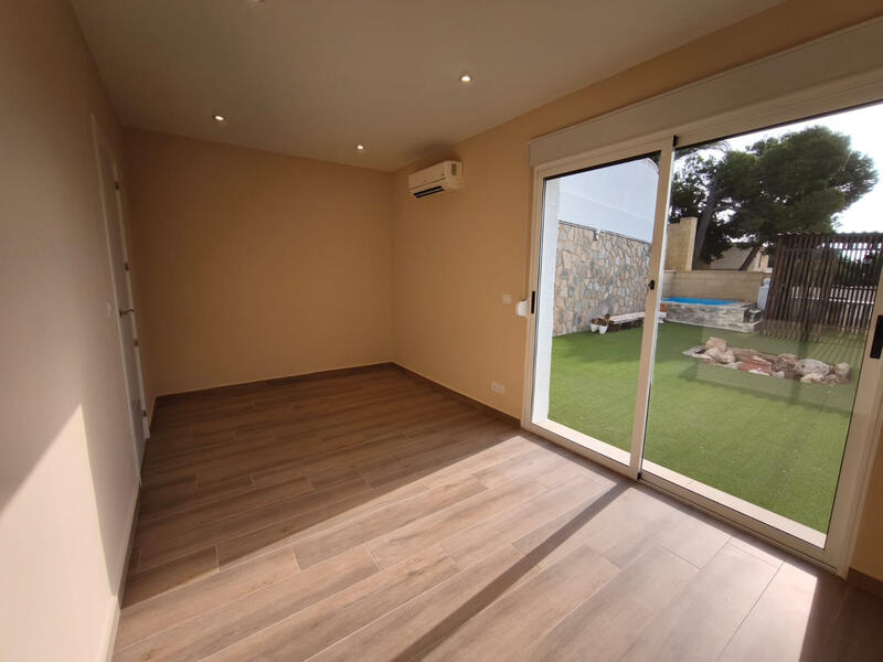 5 bedroom Villa for sale
