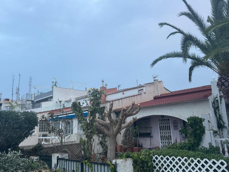 2 bedroom Townhouse for sale