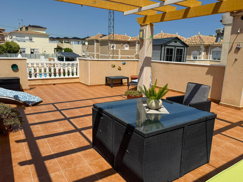 2 bedroom Townhouse for sale