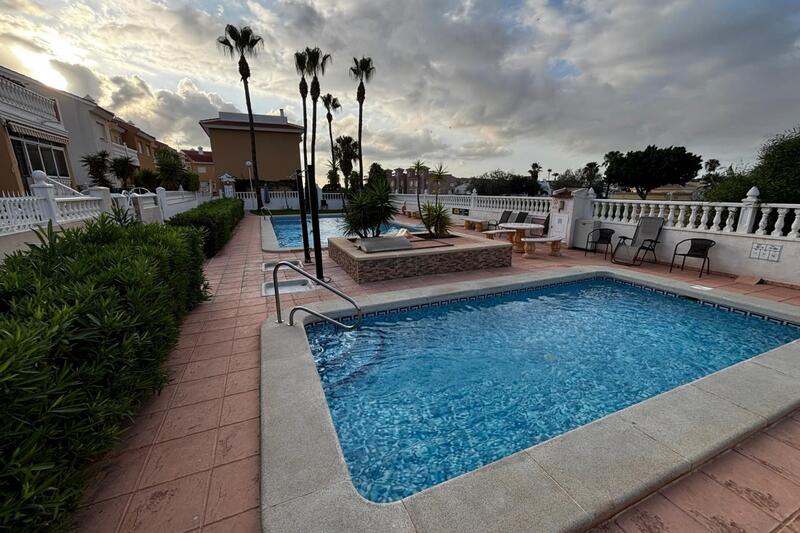 4 bedroom Townhouse for sale