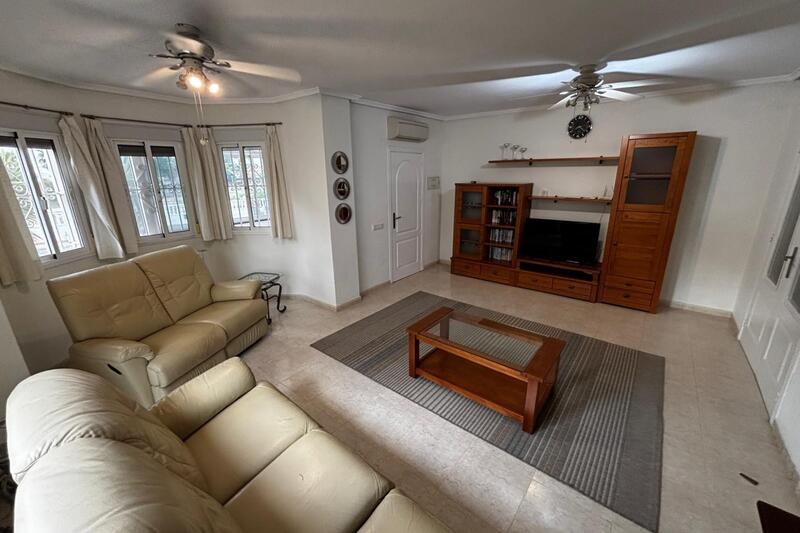 4 bedroom Townhouse for sale