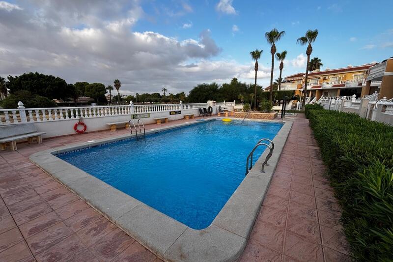 4 bedroom Townhouse for sale