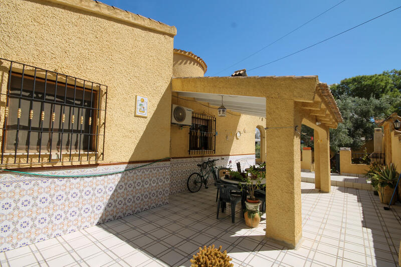 5 bedroom Villa for sale