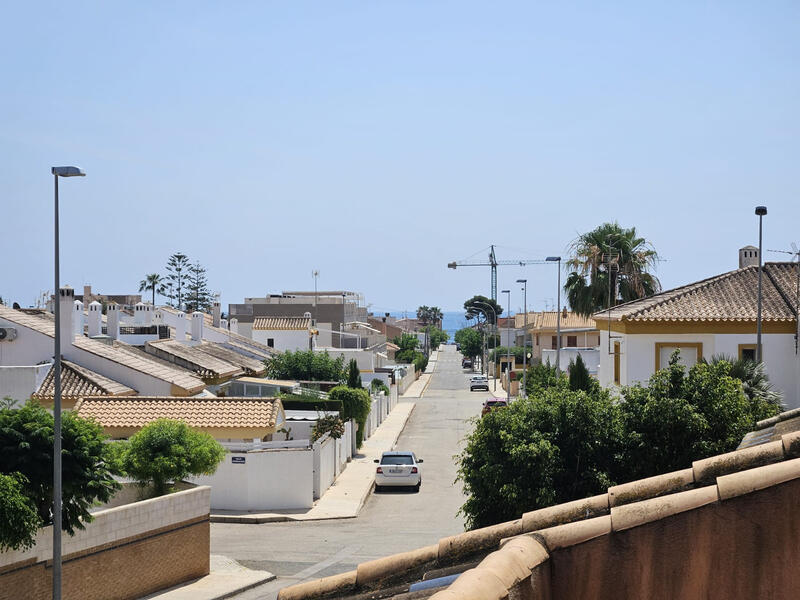 4 bedroom Townhouse for sale