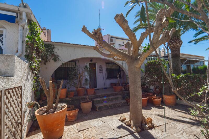 2 bedroom Townhouse for sale