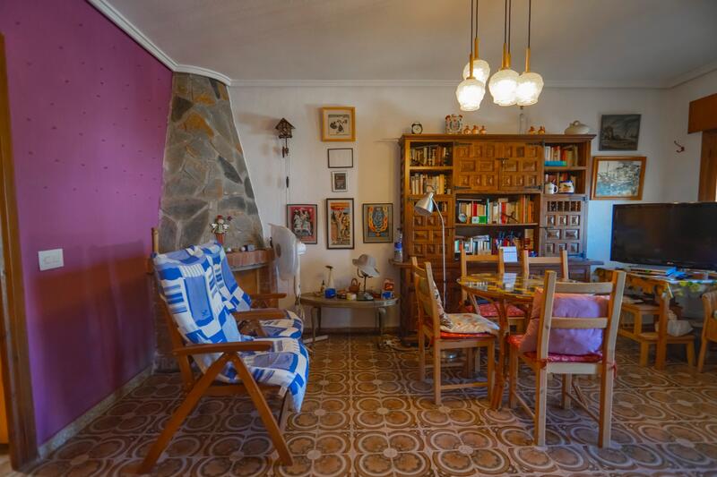 2 bedroom Townhouse for sale